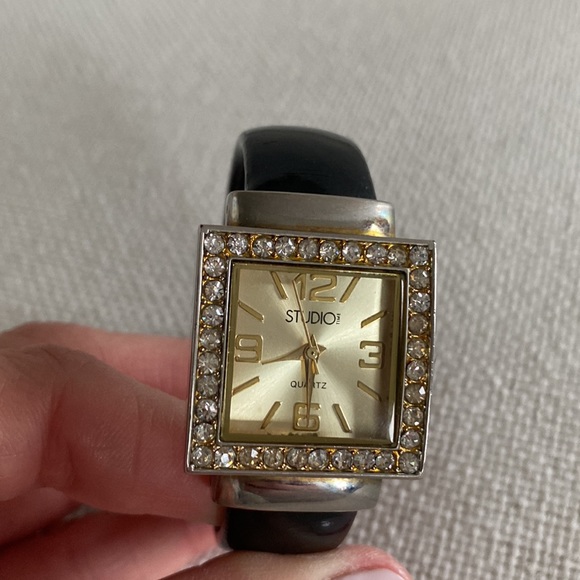 Vintage Studio L Quartz Bracelet Style Wristwatch Time Piece - Picture 5 of 7